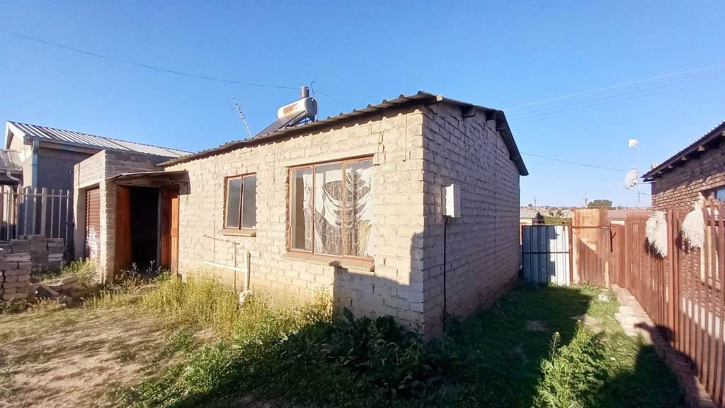 2 Bed House in Kroonstad photo number 2