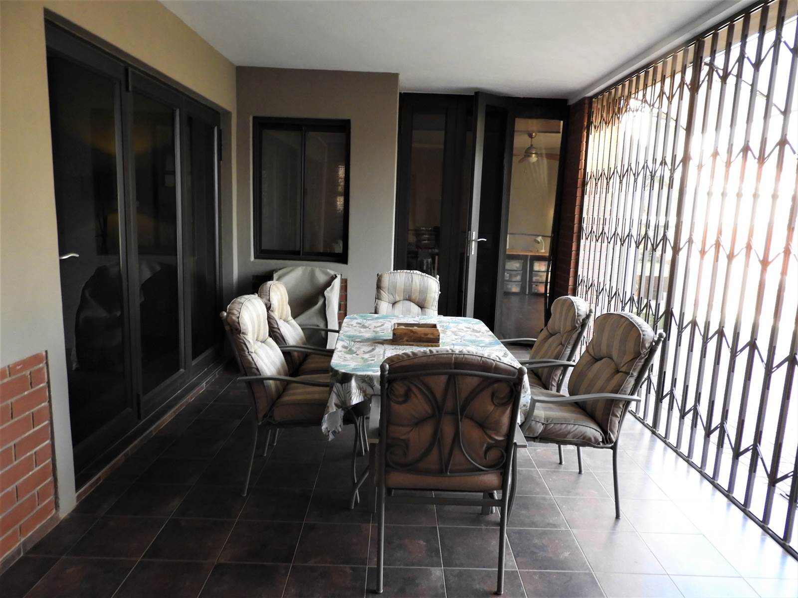 4 Bed House in Buffelspoort photo number 20