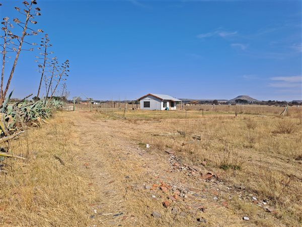 4.3 ha Smallholding