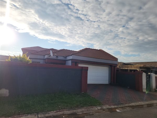 3 Bedroom House 3 Bedroom House