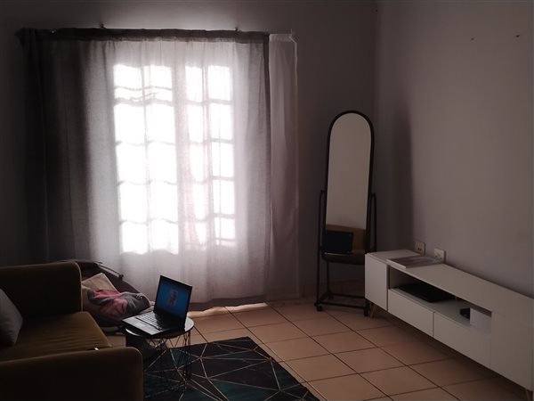 1 Bedroom Flat 1 Bedroom Flat