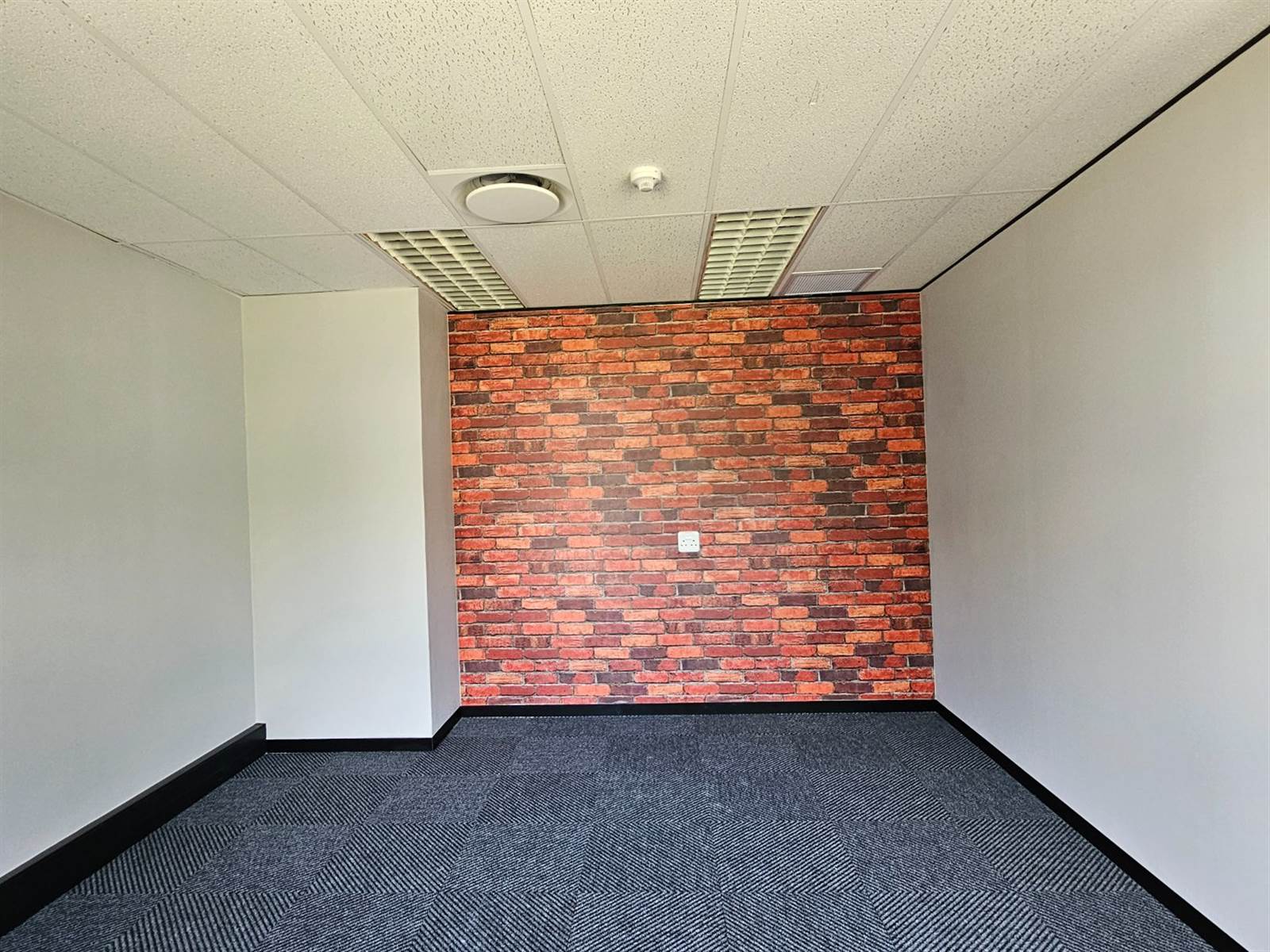 100  m² Commercial space in Bryanston photo number 7