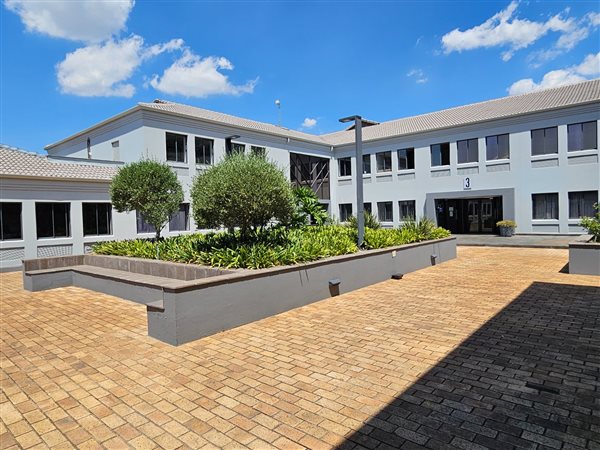 100  m² Commercial space in Bryanston