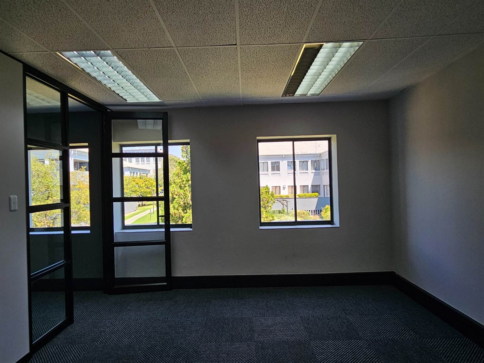 100  m² Commercial space in Bryanston photo number 8