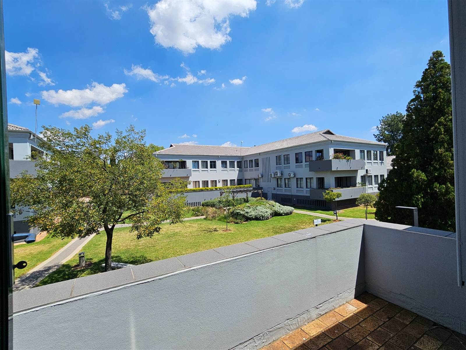 100  m² Commercial space in Bryanston photo number 13