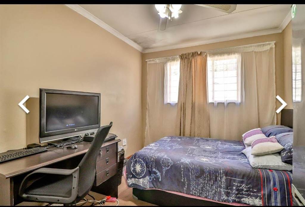 4 Bed Townhouse in Corlett Gardens photo number 11