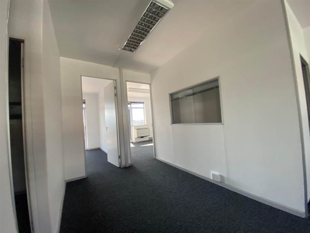 105  m² Commercial space in Century City photo number 26