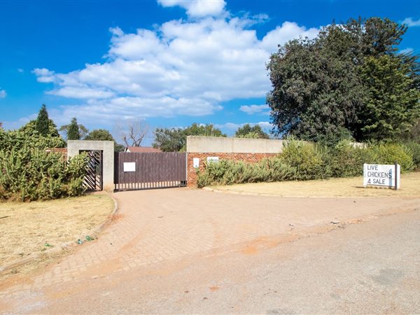 2.1 ha Agricultural Holding 2.1 ha Agricultural Holding