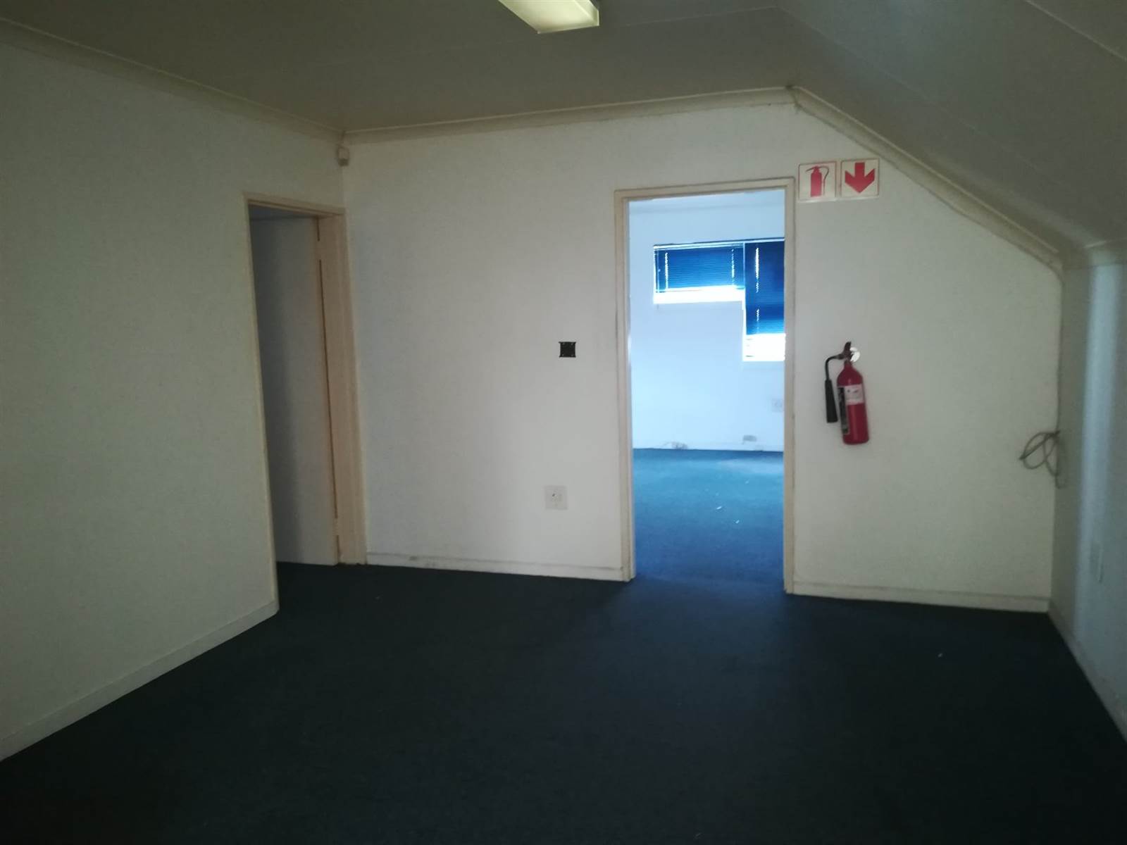 320  m² Commercial space in Killarney Gardens photo number 21