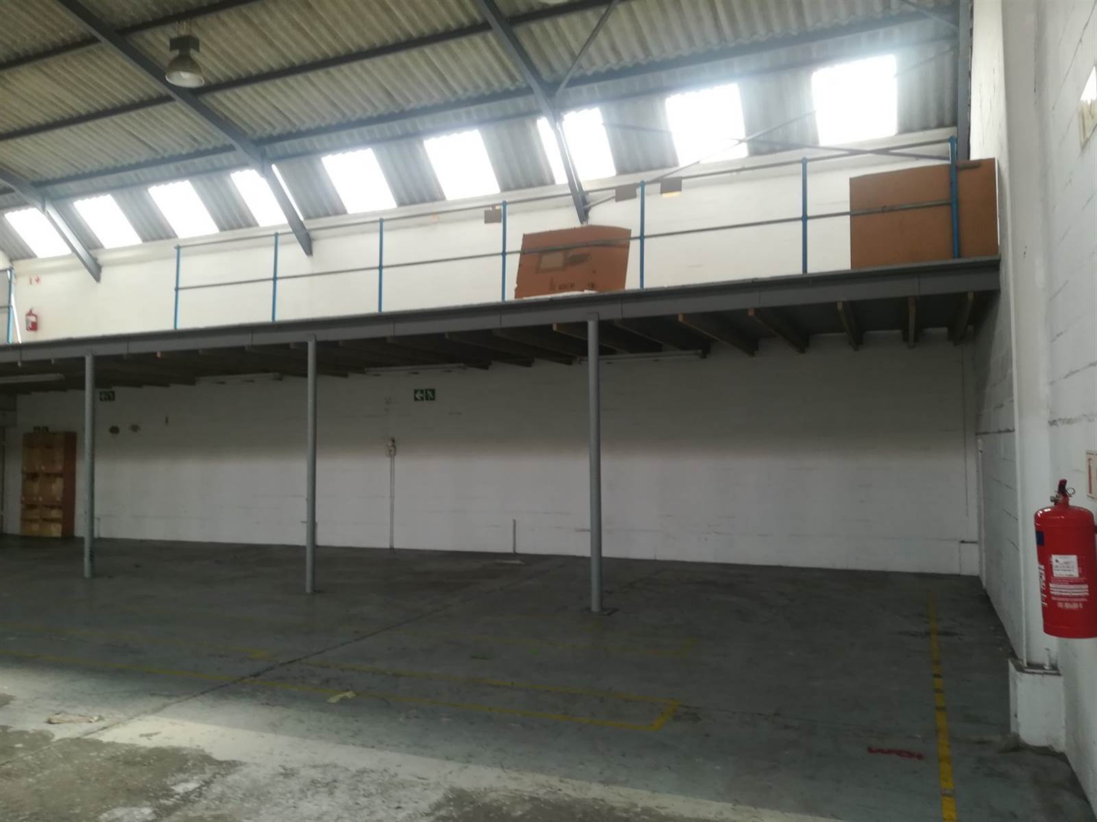 320  m² Commercial space in Killarney Gardens photo number 17