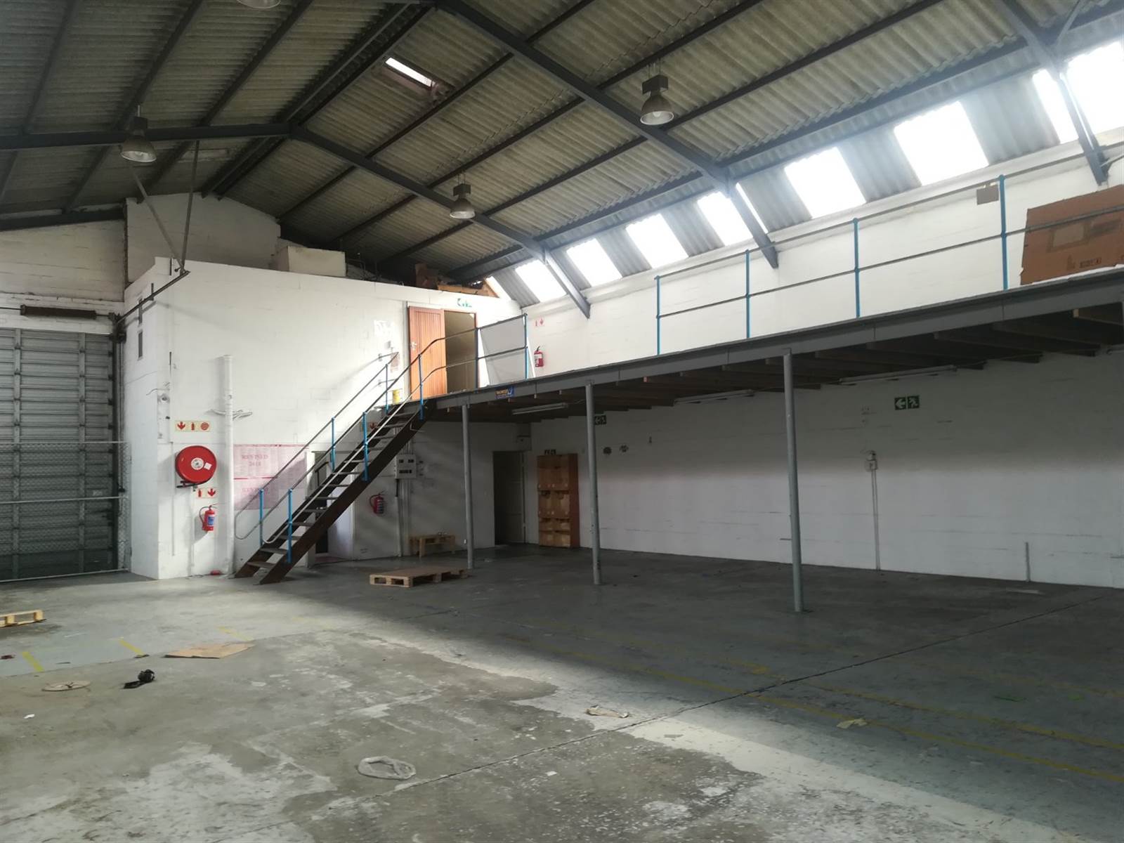 320  m² Commercial space in Killarney Gardens photo number 16