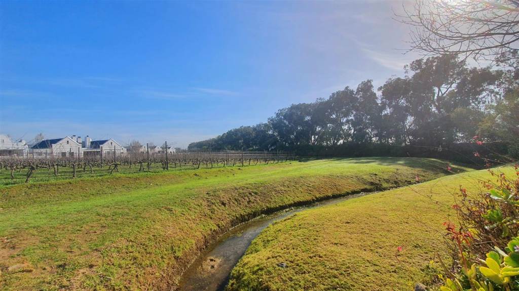 500 m² Land available in Croydon Vineyard Estate photo number 2
