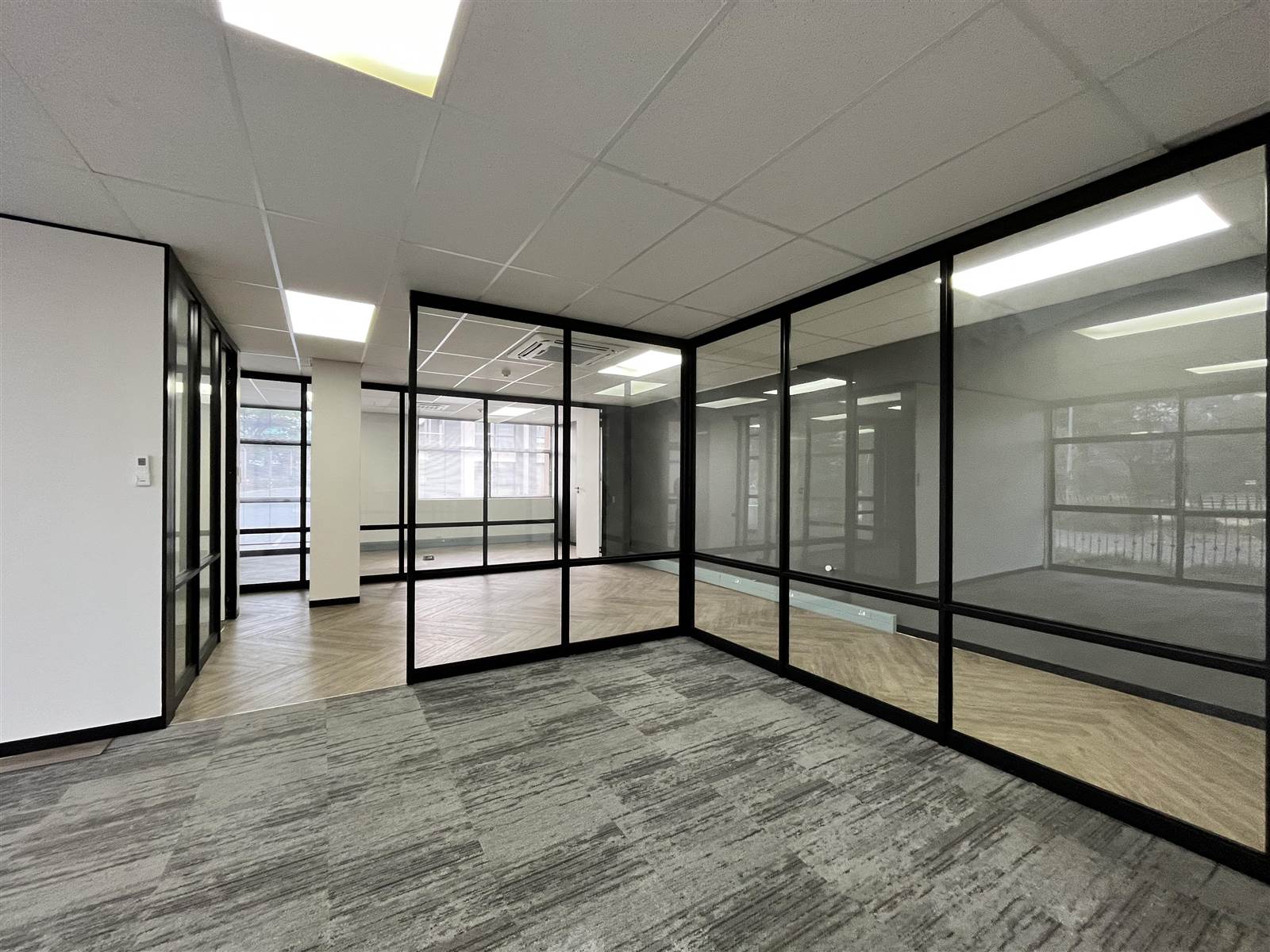 143  m² Commercial space in Illovo photo number 9