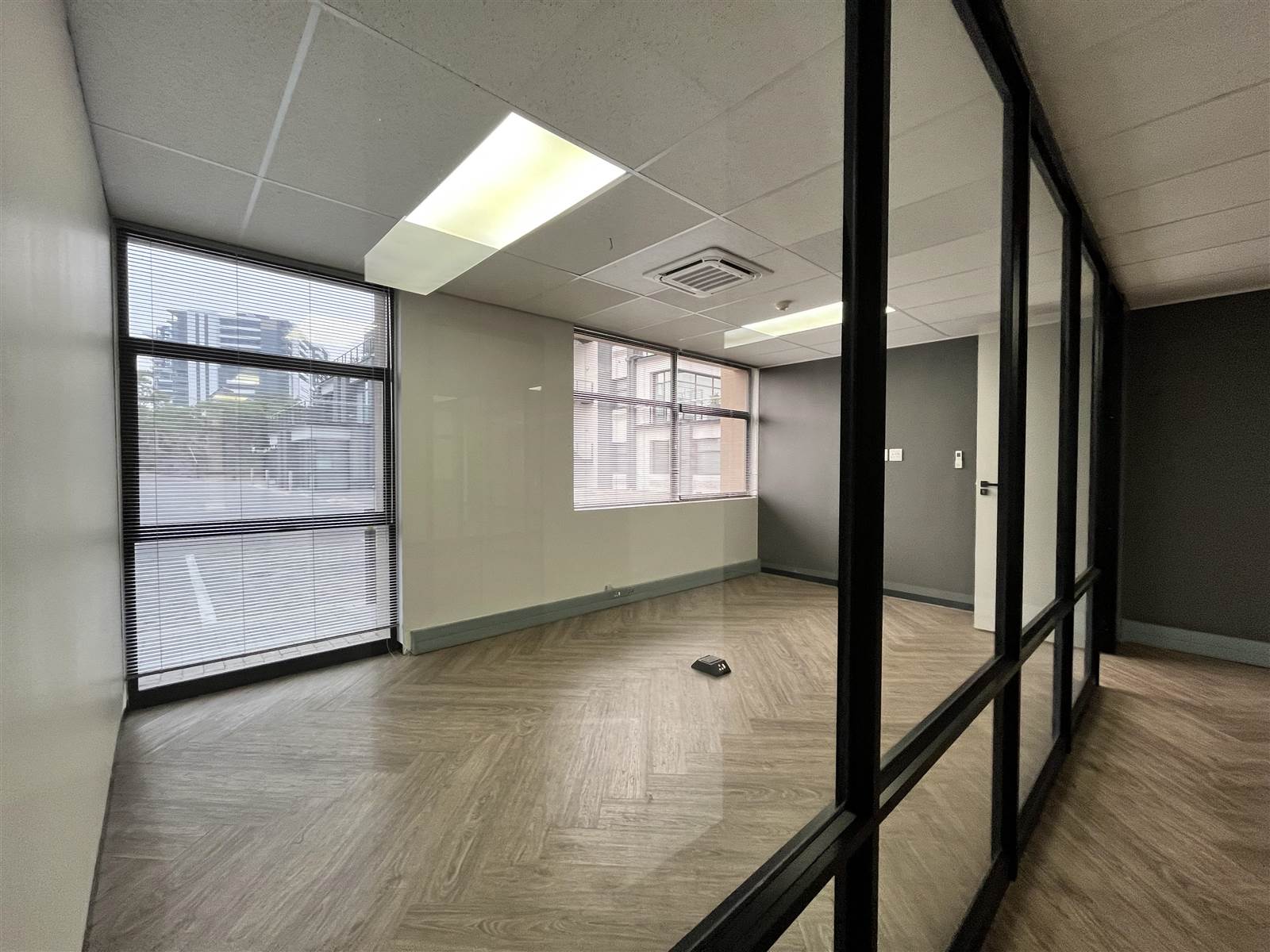 143  m² Commercial space in Illovo photo number 21