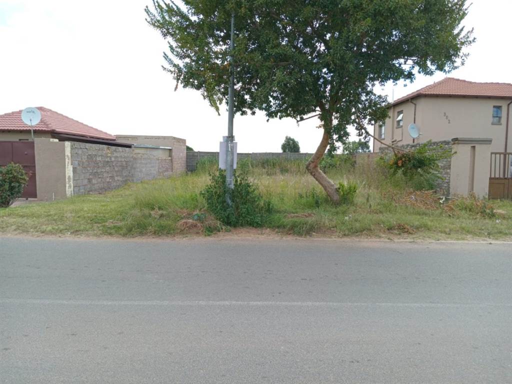 260 m² Land available in Goudrand photo number 1