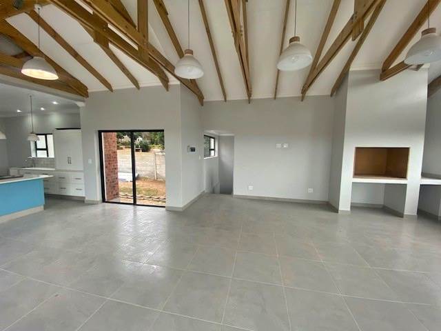 4 Bed House in Tergniet photo number 13