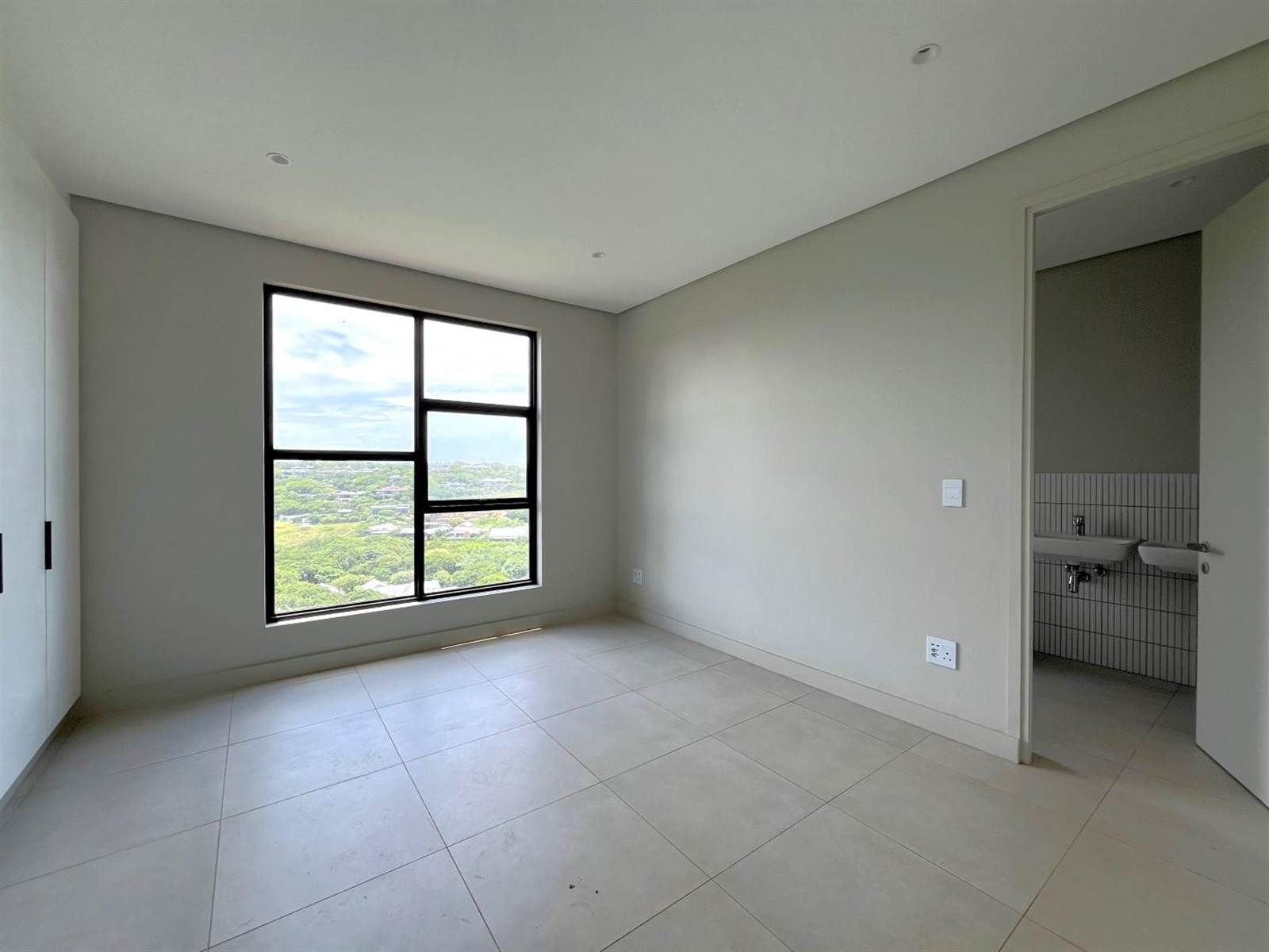 2 Bed Apartment in Zululami Luxury Coastal Estate photo number 9