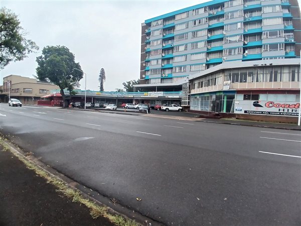 74  m² Retail Space in Glenwood