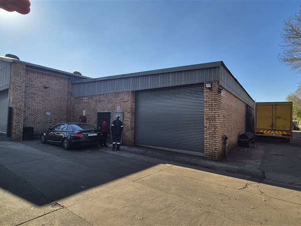 244  m² Industrial space