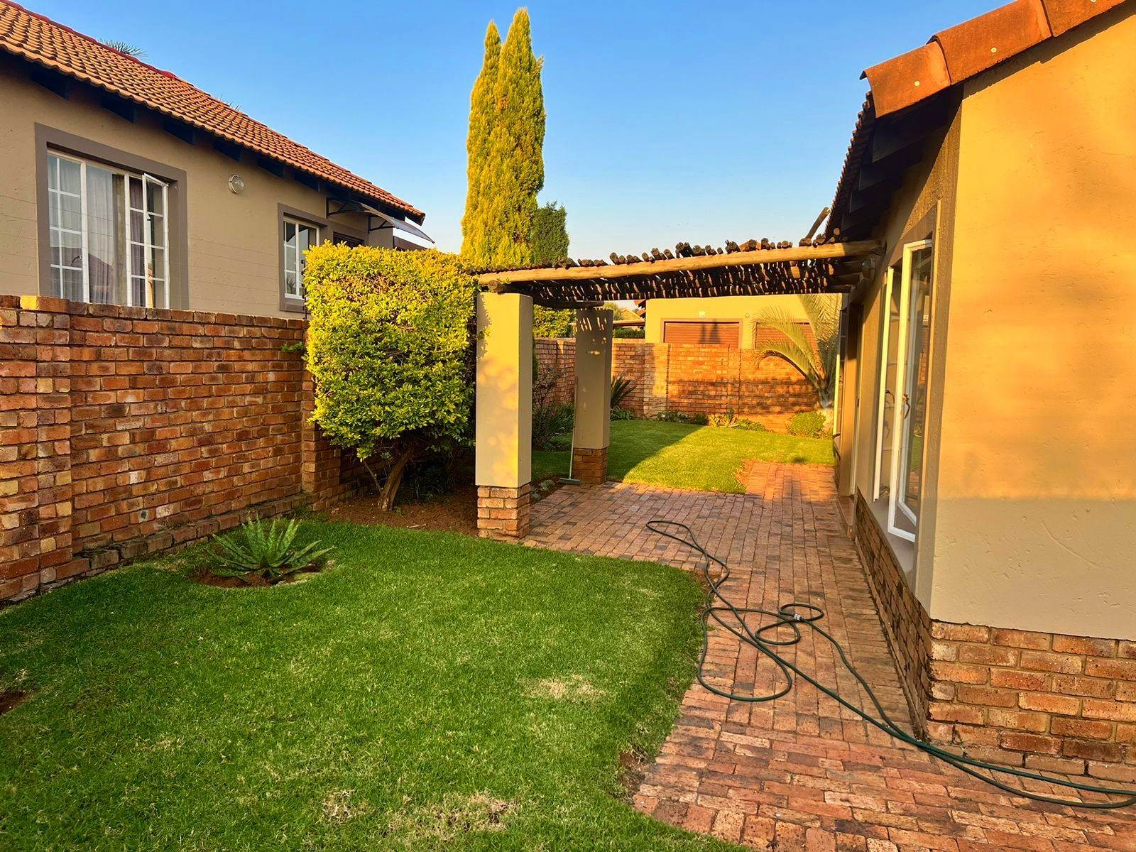 3 Bed Townhouse in Rooihuiskraal photo number 28