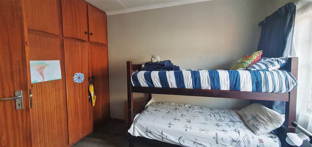 3 Bed Apartment in Mokopane photo number 10
