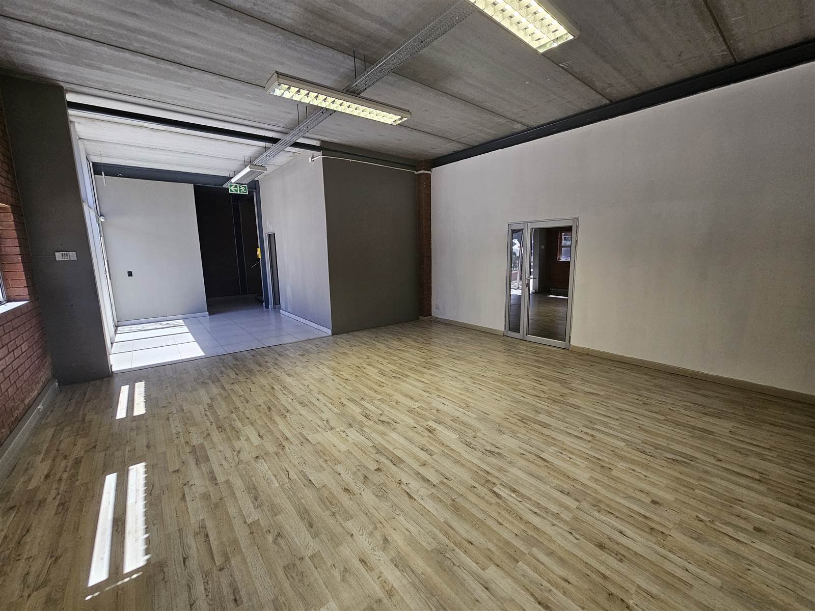 575  m² Industrial space in Louwlardia photo number 2