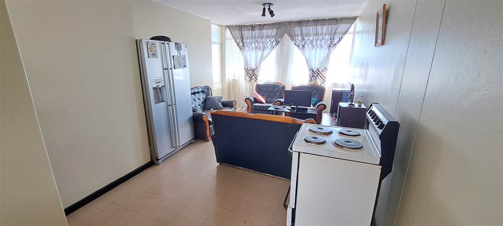 2 Bed Apartment in Gezina photo number 3