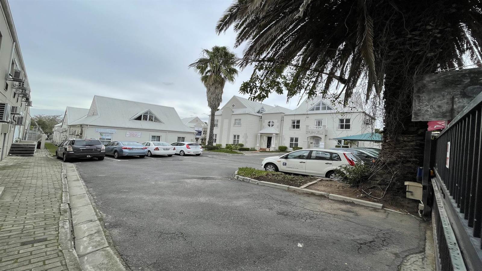 77  m² Commercial space in Durbanville Central photo number 14