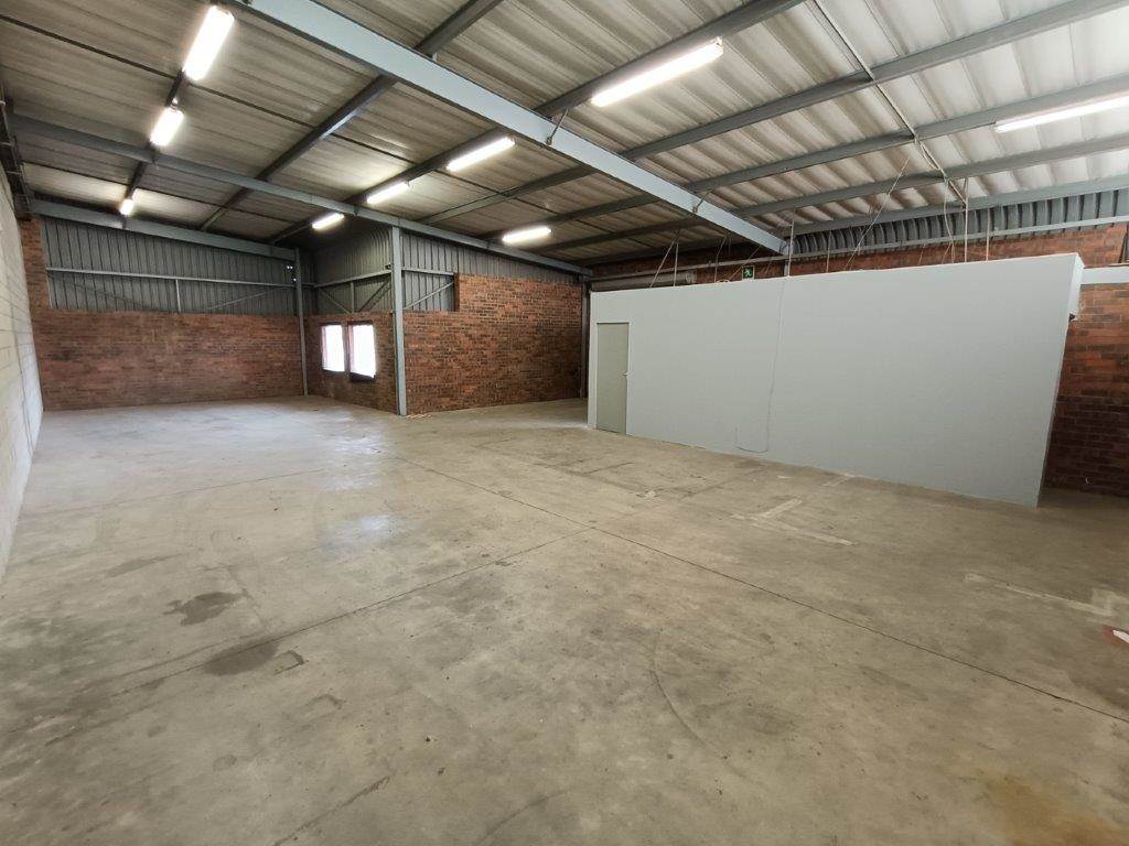 180  m² Industrial space in Kya Sands photo number 9