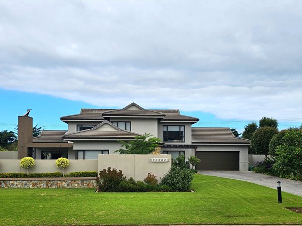4 Bedroom House 4 Bedroom House