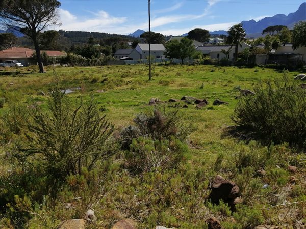 3030 m² Land available in Sir Lowrys and surrounds