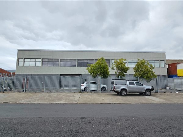 2 000  m² Industrial space