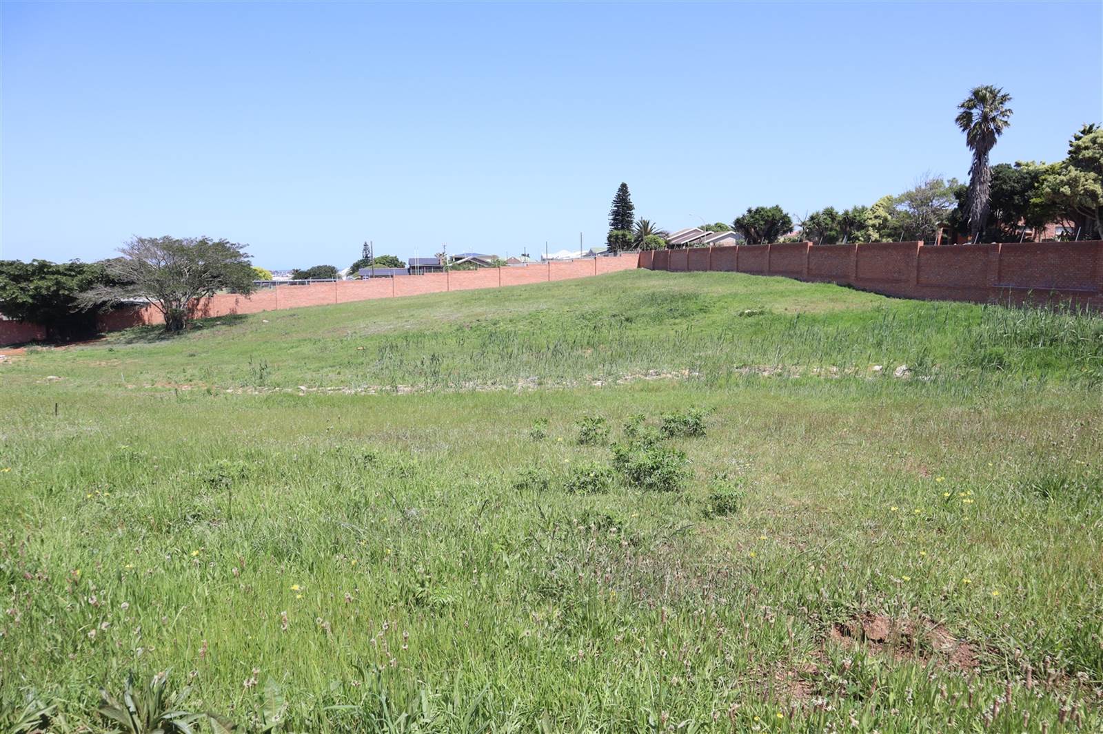 849 m² Land available in Jeffreys Bay photo number 3