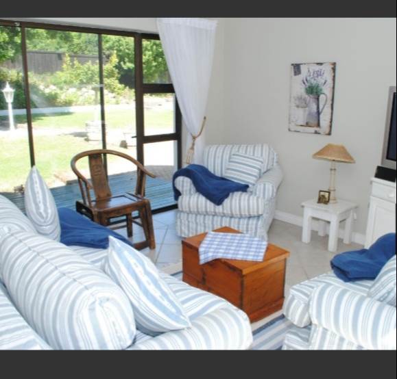 2 Bed Garden Cottage in St Francis Bay photo number 8