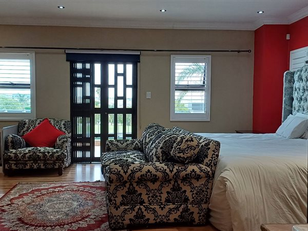 4 Bed House in Blue Valley Golf Estate