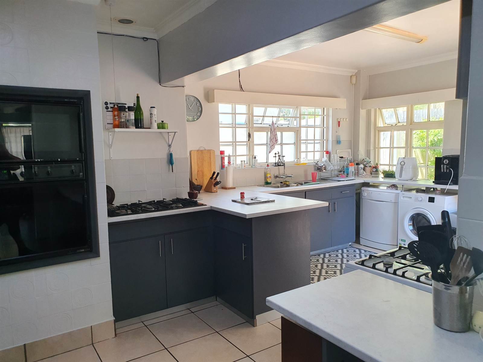 6 Bed House in Hout Bay and surrounds photo number 3