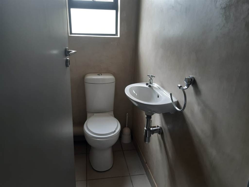 77  m² Commercial space in Polokwane Central photo number 13