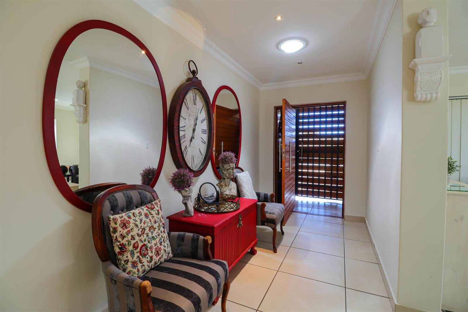6 Bed House in Protea Heights photo number 4