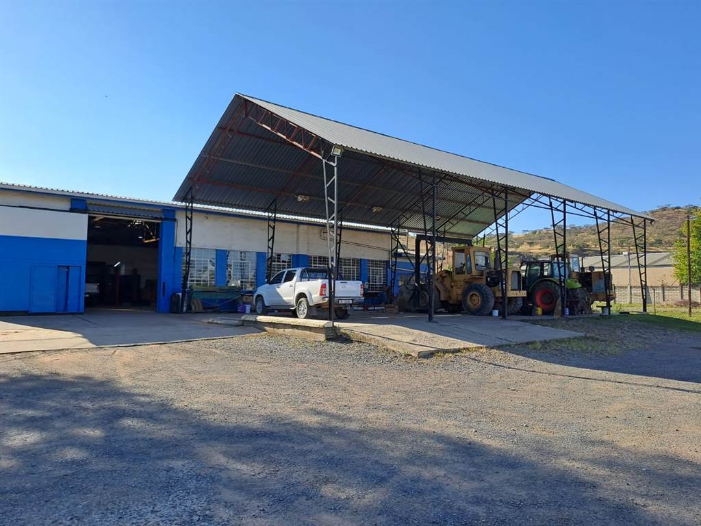 500  m² Industrial space in Estcourt photo number 1
