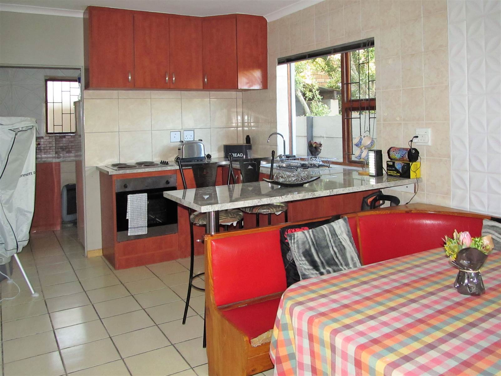 6 Bed House in Parow Valley photo number 13