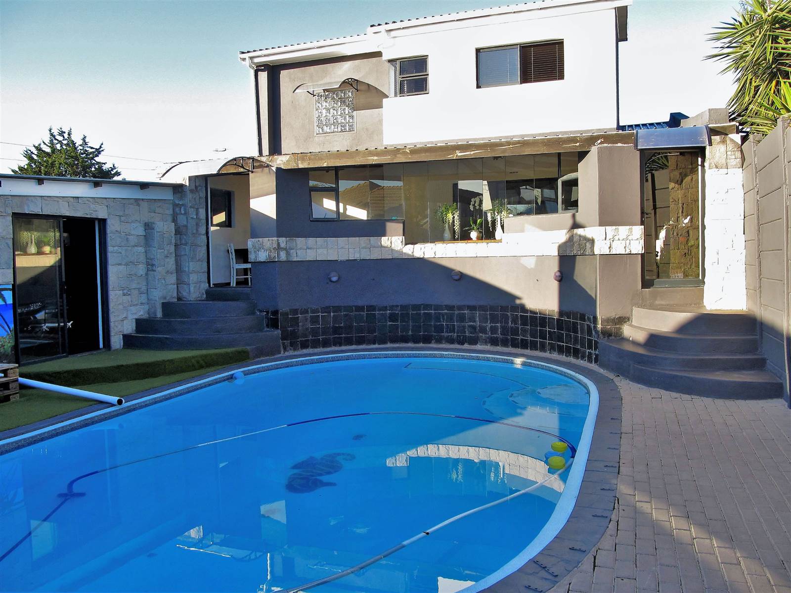 6 Bed House in Parow Valley photo number 1