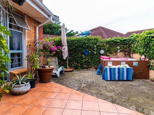 2 Bedroom Townhouse 2 Bedroom Townhouse