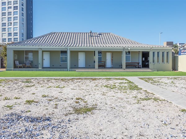 4 Bedroom House 4 Bedroom House