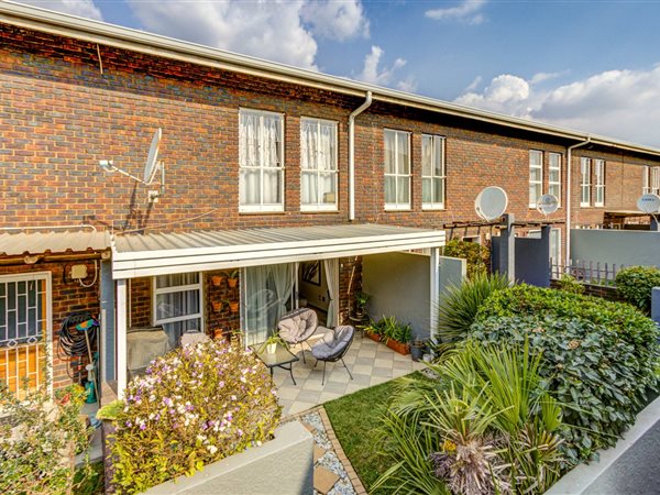 2 Bedroom Townhouse 2 Bedroom Townhouse