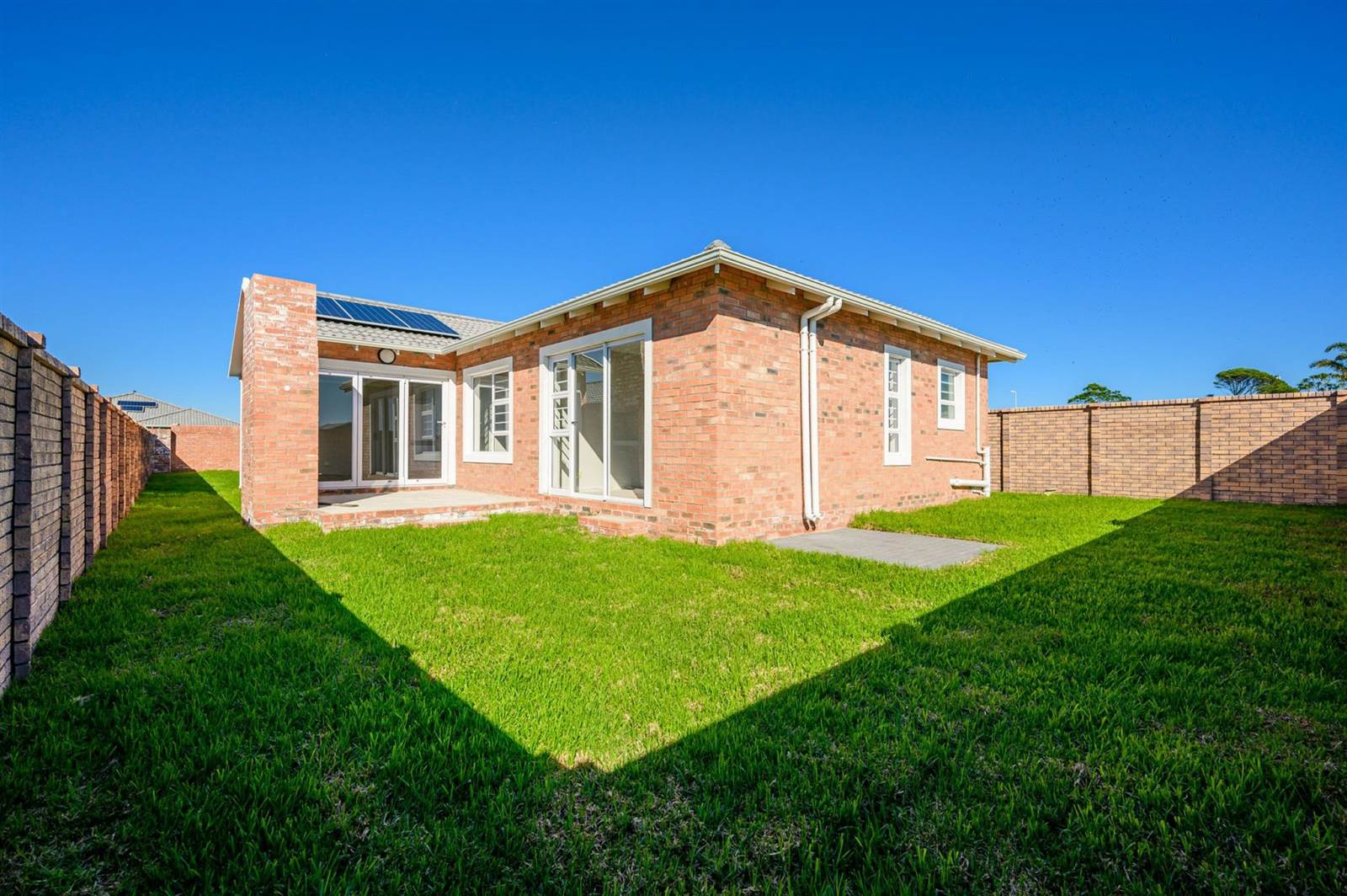3 Bed House in Glenroy Park photo number 1
