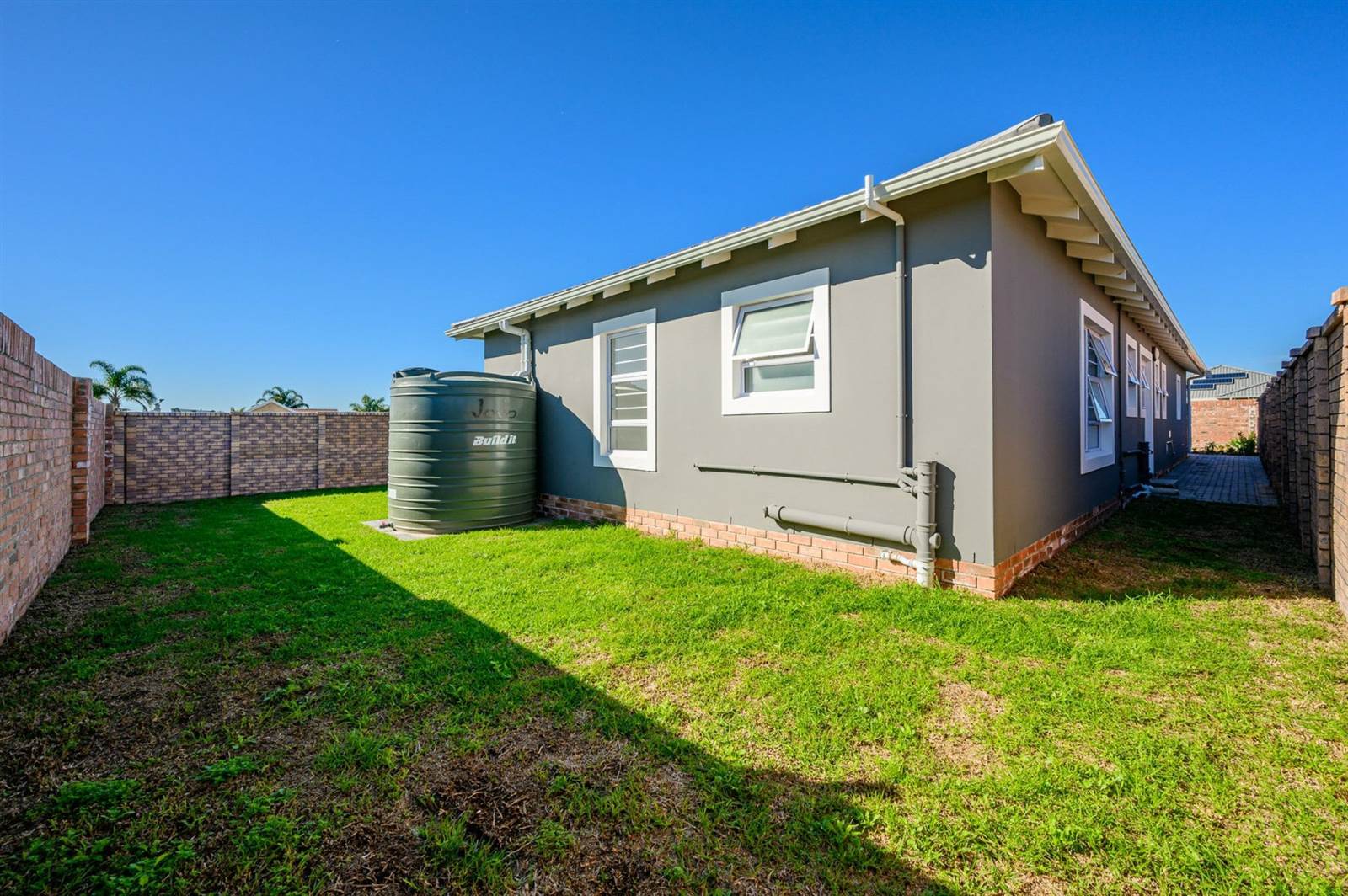 3 Bed House in Glenroy Park photo number 11