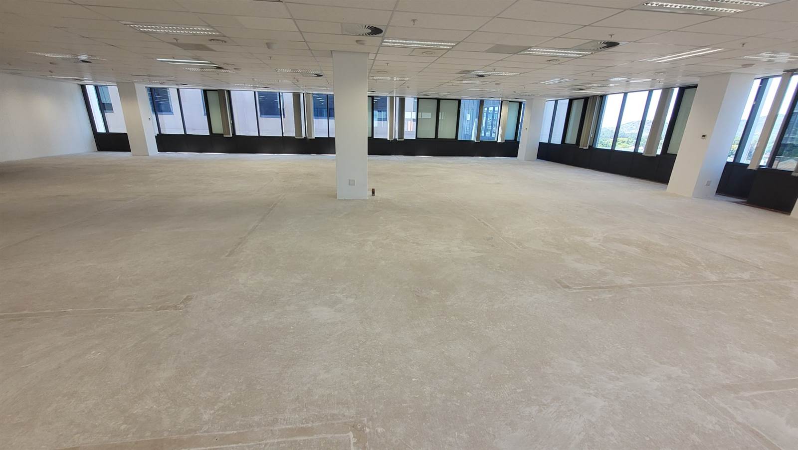 983  m² Office Space in Menlyn photo number 8
