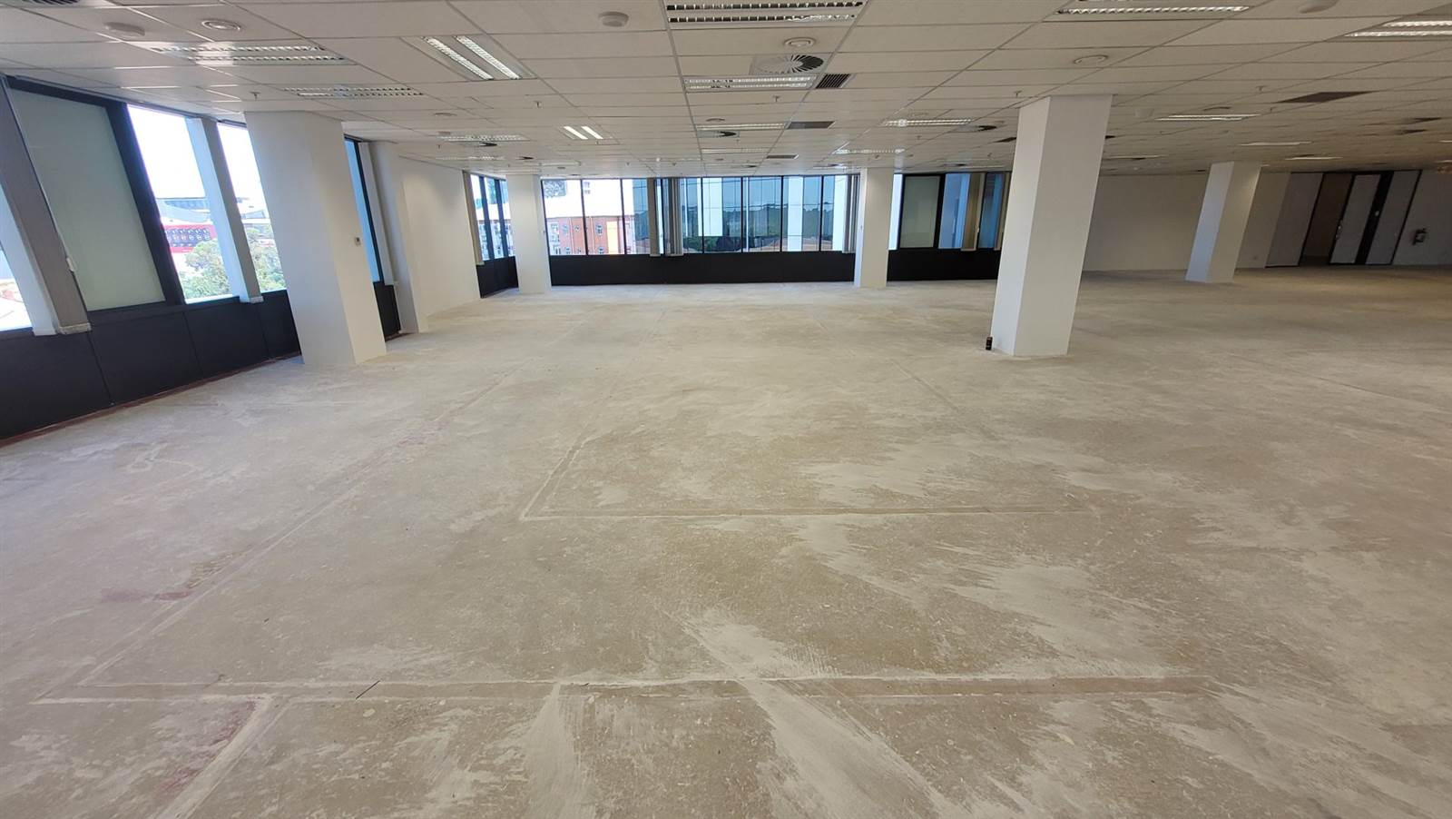983  m² Office Space in Menlyn photo number 3