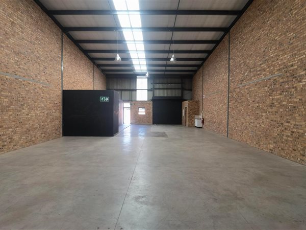 242 m² Industrial space 242 m² Industrial space