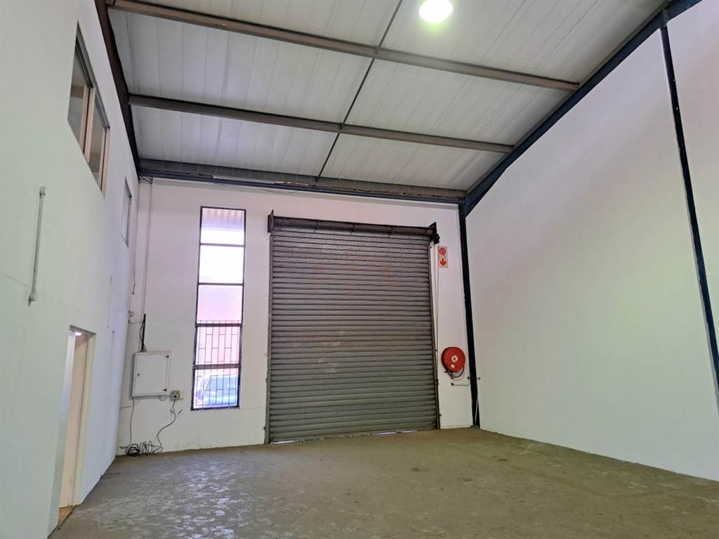 395  m² Industrial space in Red Hill photo number 5